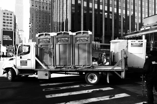 Portable Toilet Options We Offer in Woodside, CA